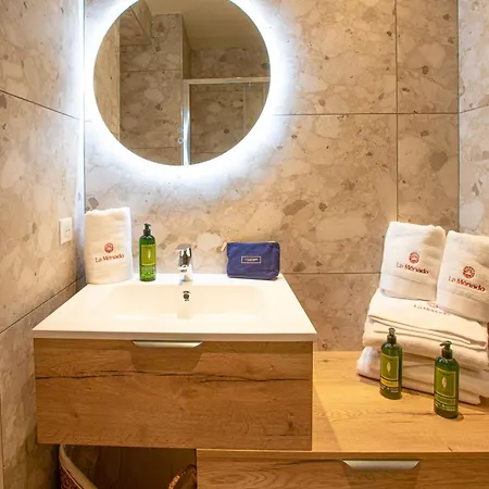 Hotel La Menado 3*