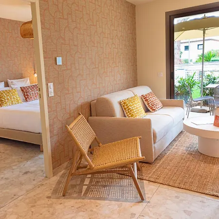 La Menado Hotell